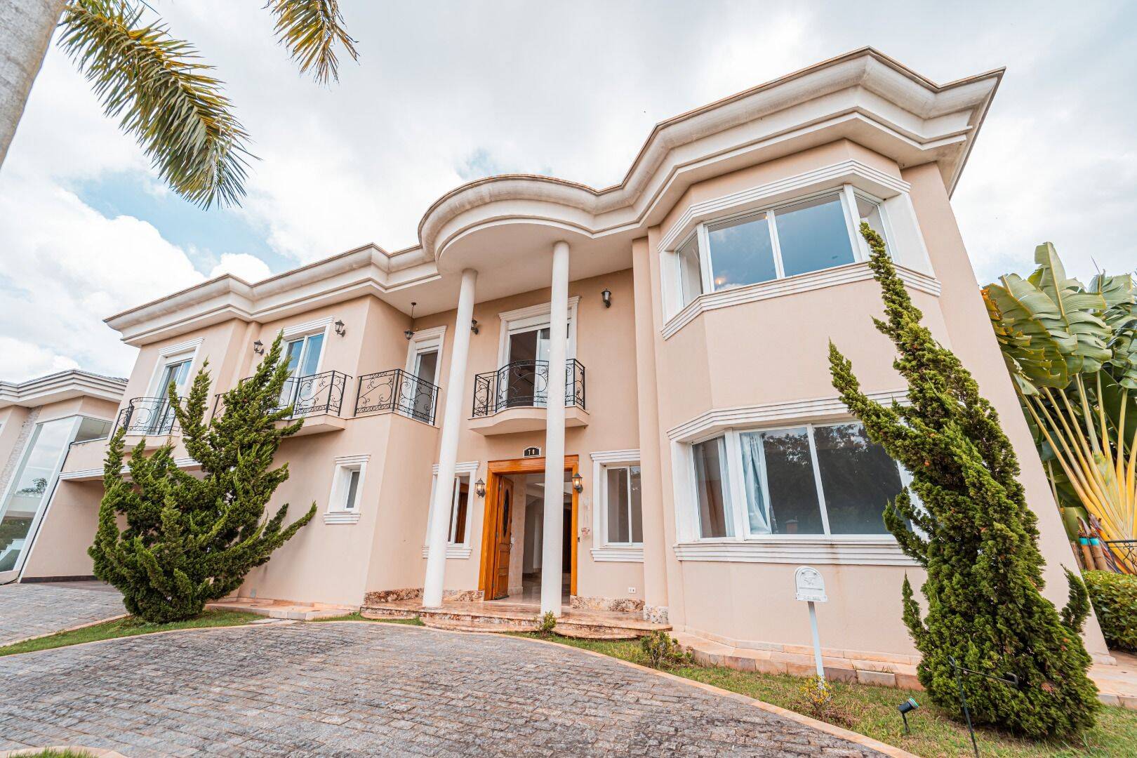 Casa, 5 quartos, 618 m² - Foto 1