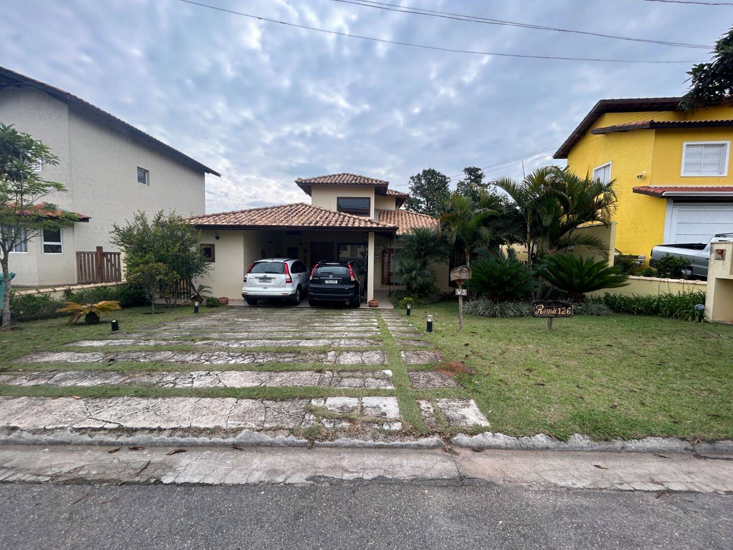 Casa, 3 quartos, 226 m² - Foto 1