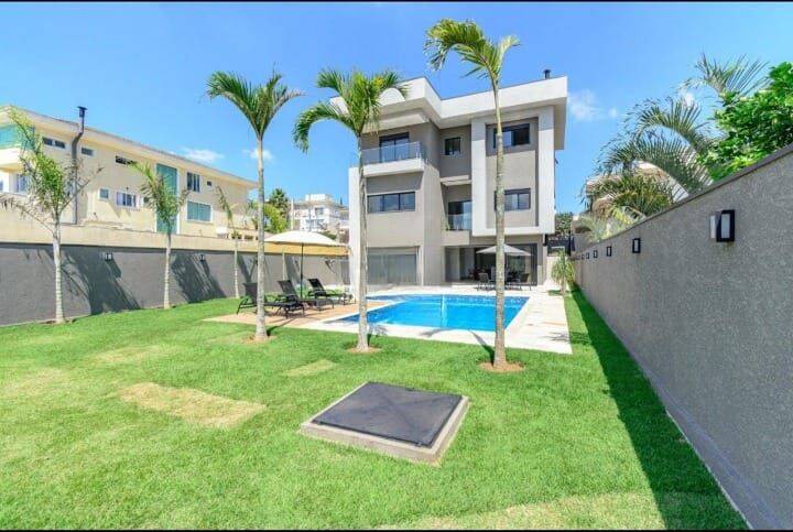 Casa, 4 quartos, 580 m² - Foto 1