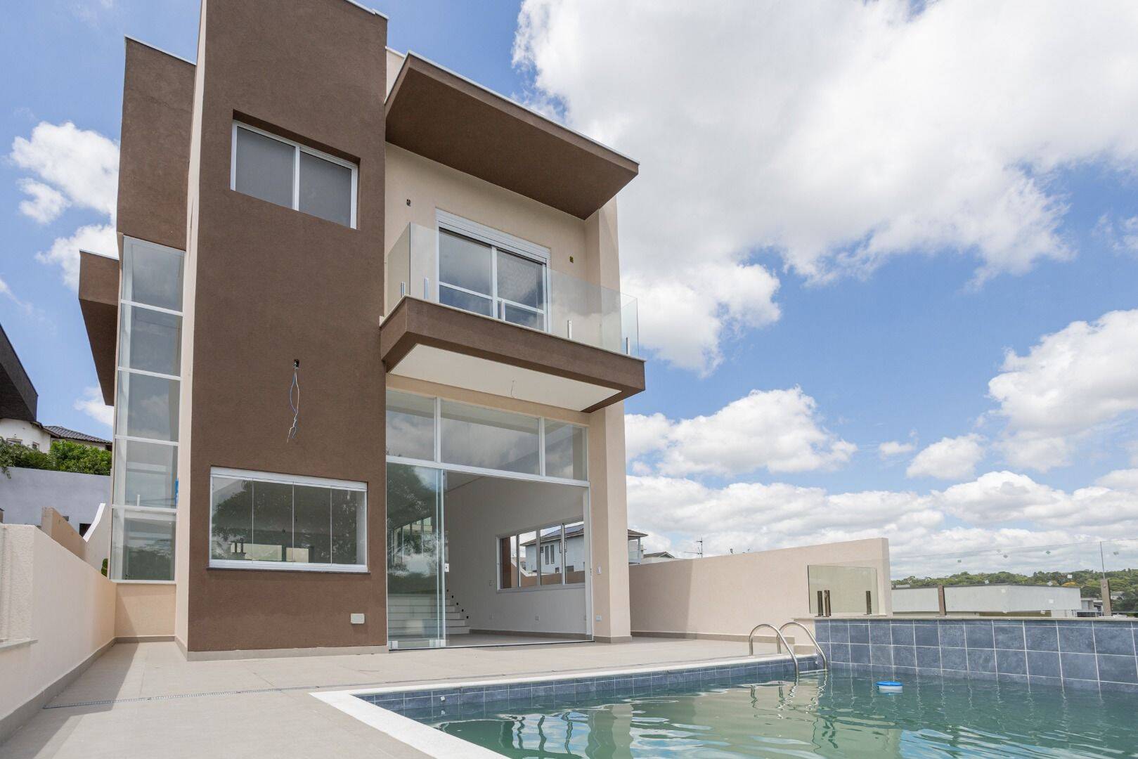 Casa, 3 quartos, 266 m² - Foto 1