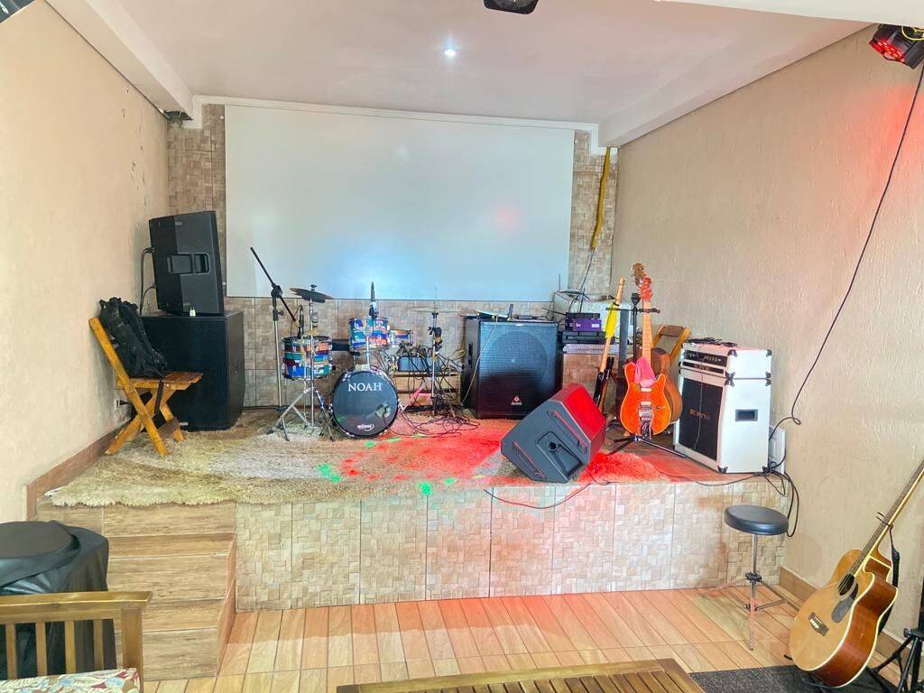 Casa, 3 quartos, 240 m² - Foto 25