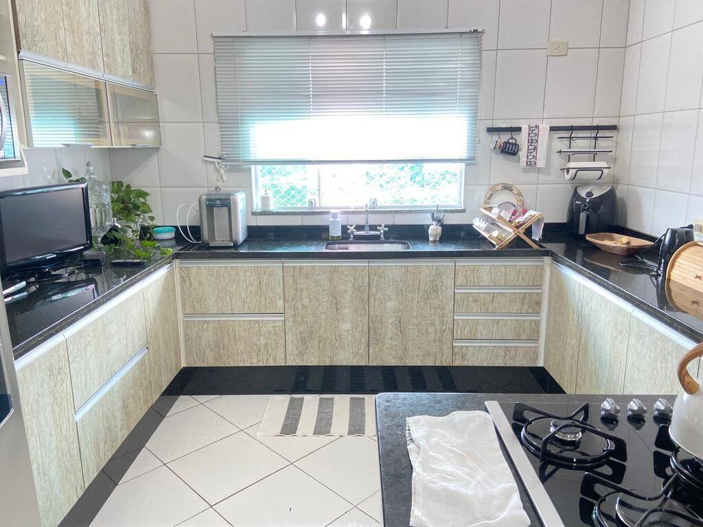 Casa, 3 quartos, 240 m² - Foto 11