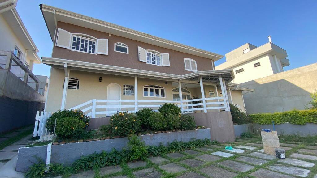 Casa, 3 quartos, 237 m² - Foto 1