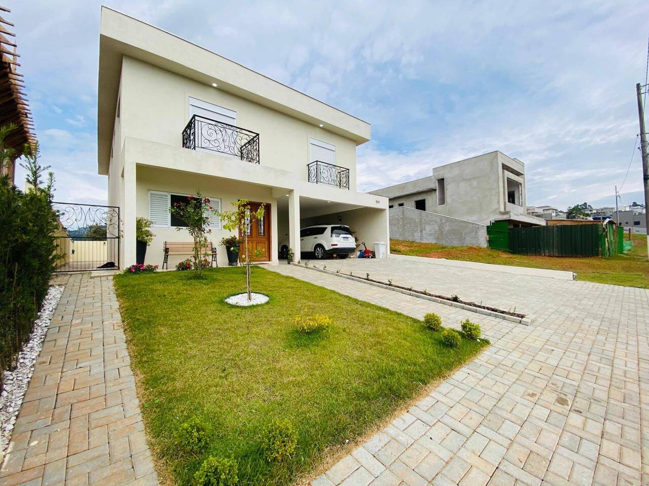 Casa, 5 quartos, 270 m² - Foto 1