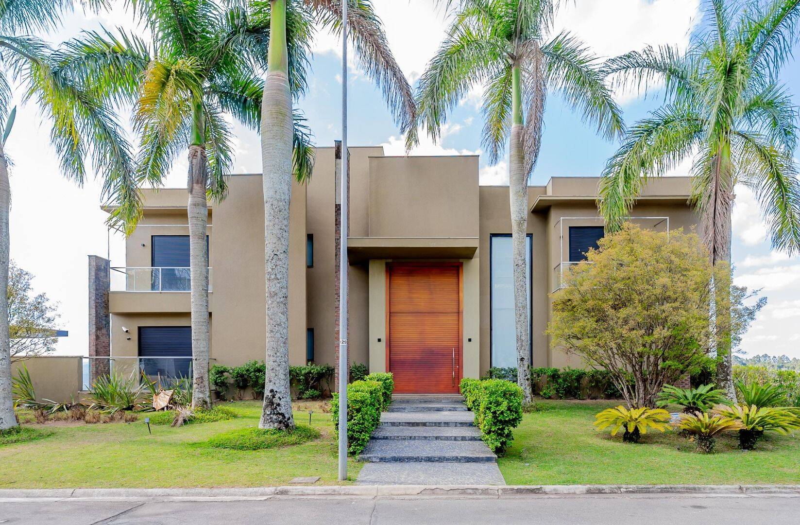 Casa, 5 quartos, 1177 m² - Foto 1