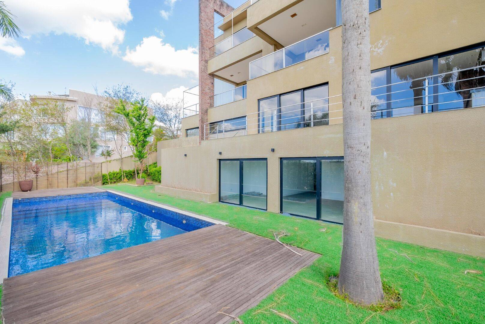 Casa, 5 quartos, 1177 m² - Foto 2