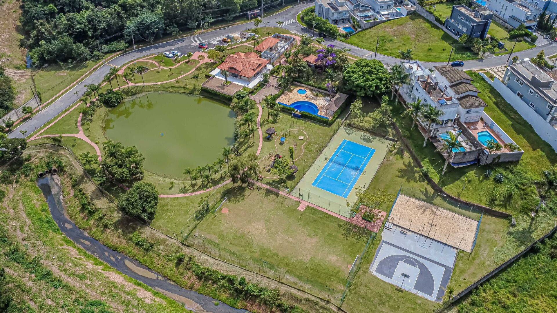 Casa, 3 quartos, 248 m² - Foto 2