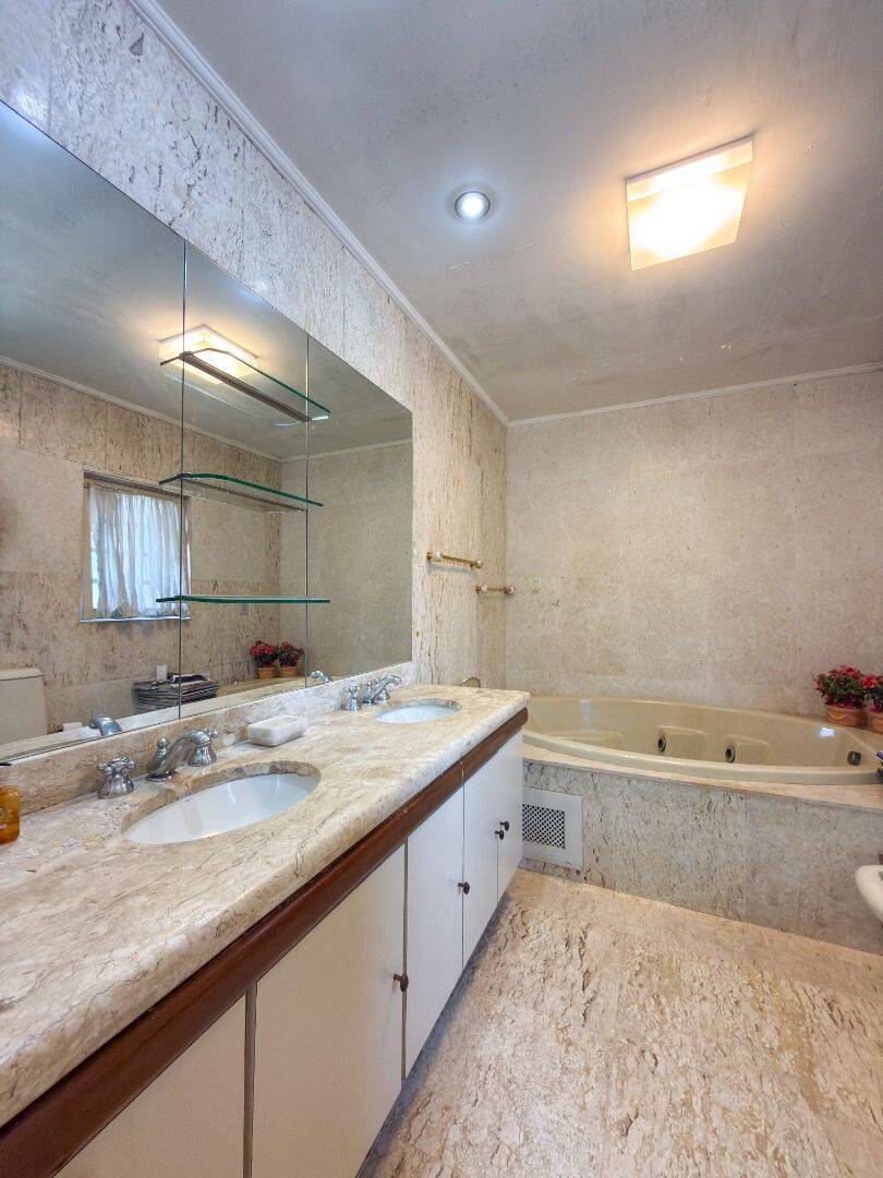 Casa, 4 quartos, 270 m² - Foto 30