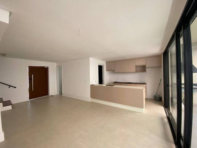 #CA0266 - Casa para Venda em Santana de Parnaíba - SP