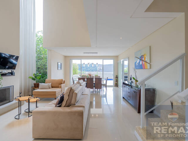 Casa para Venda em Santana de Parnaíba - 3