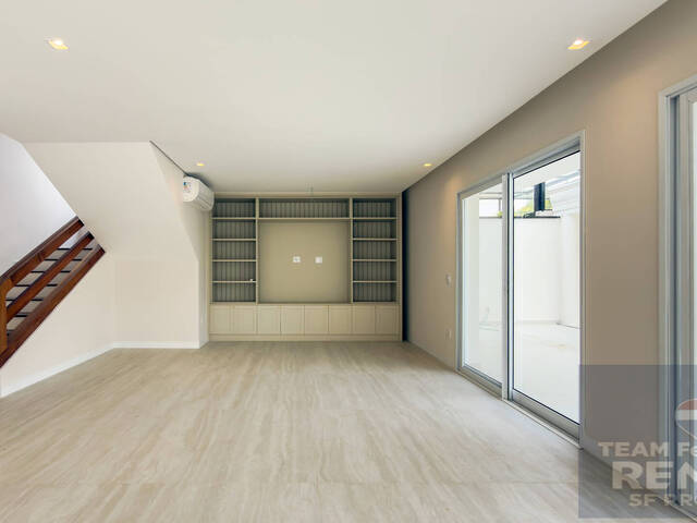 Casa para Venda em Santana de Parnaíba - 5