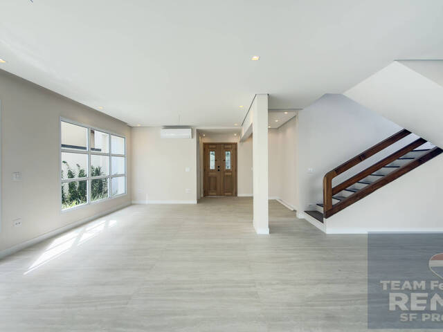 Casa para Venda em Santana de Parnaíba - 4