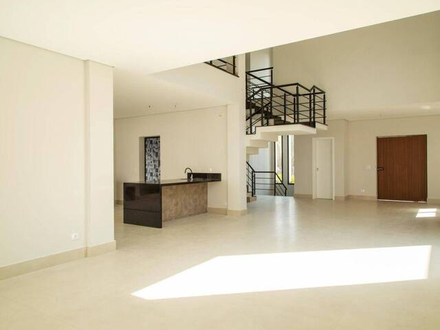 Casa para Venda em Santana de Parnaíba - 4