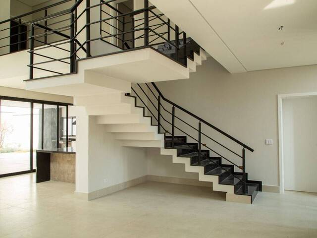 Casa para Venda em Santana de Parnaíba - 5