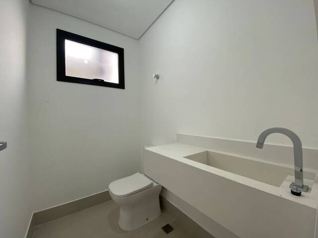 Casa para Venda em Santana de Parnaíba - 4