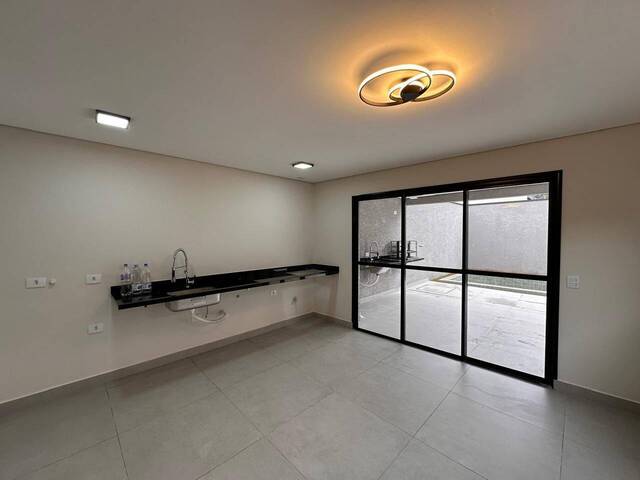 Casa para Venda em Santana de Parnaíba - 4