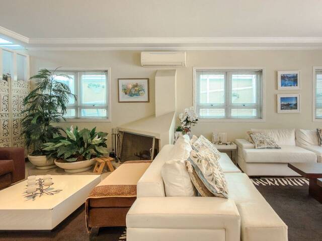 Casa para Venda em Santana de Parnaíba - 5